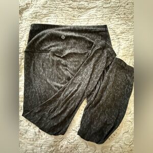 Lululemon black leopard print Align Leggings